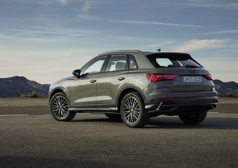  Audi Q3 Quattro S-Line Edition One 2018 года  (WW) (фото 16 из 30)
